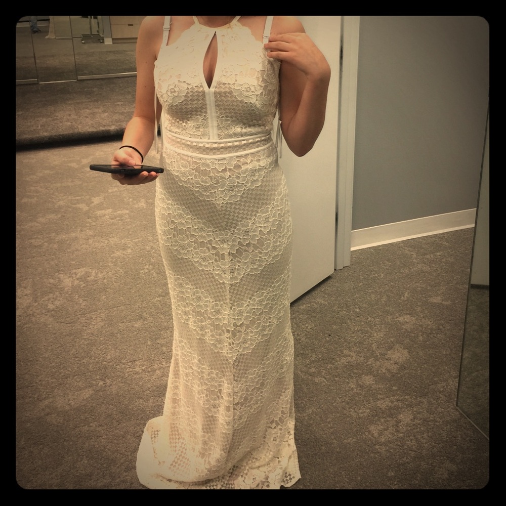 lacy wedding/prom dress